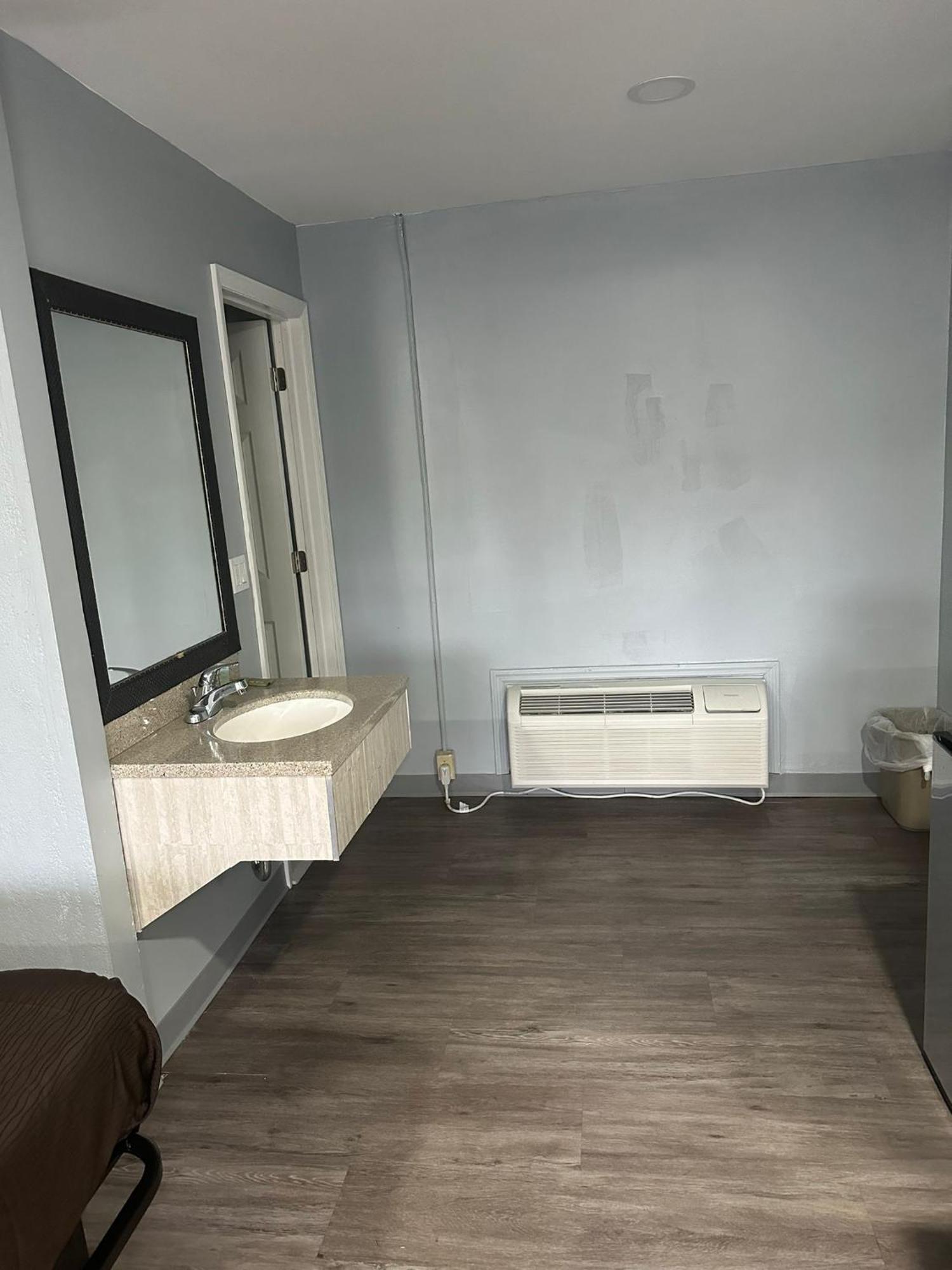 Americas Value Hotel