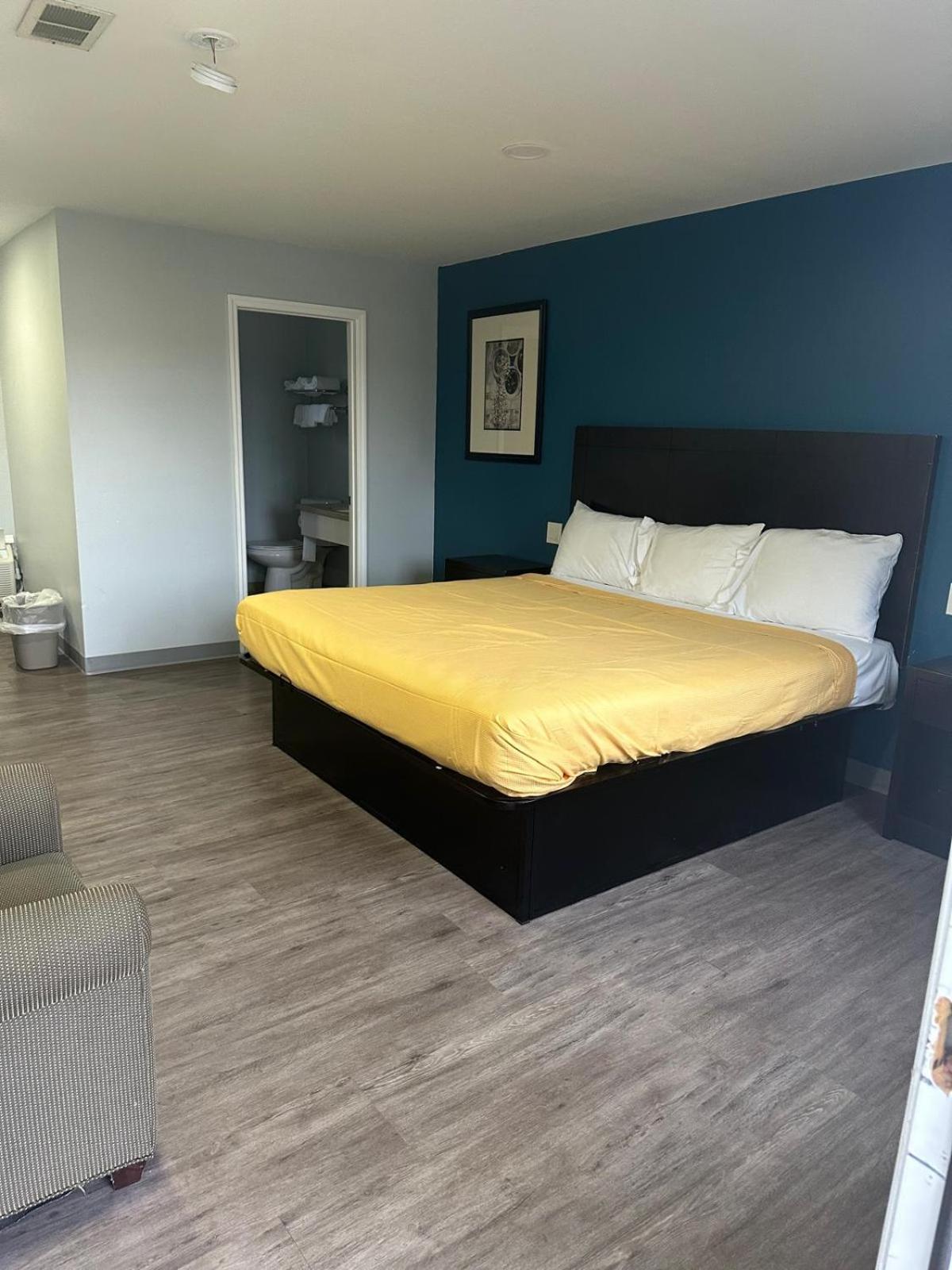 Americas Value Hotel East Greenbush