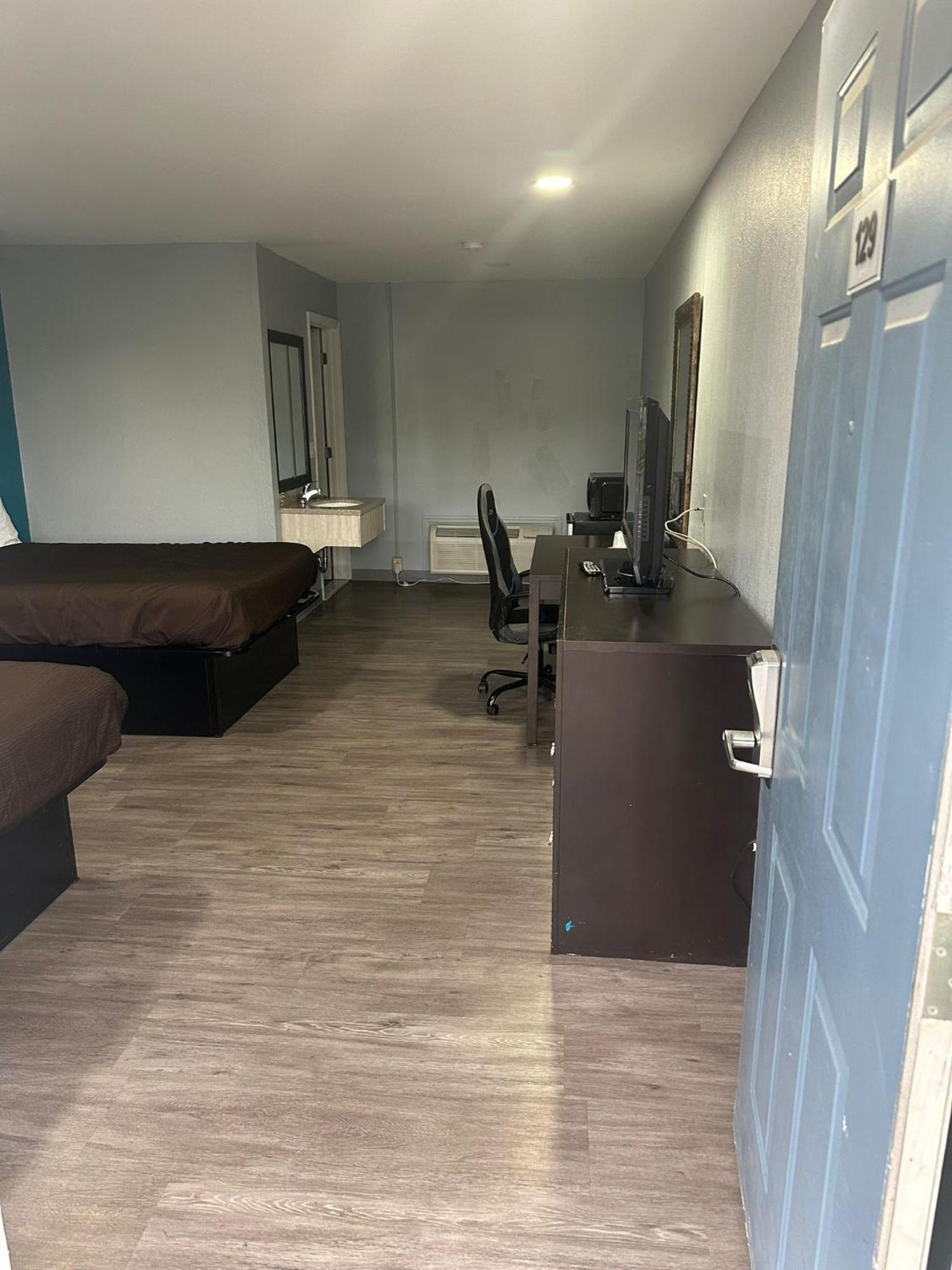 Americas Value Hotel 2*